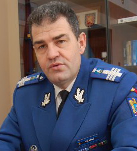 Şeful Jandarmeriei Române mănâncă şi doarme pe la prieteni